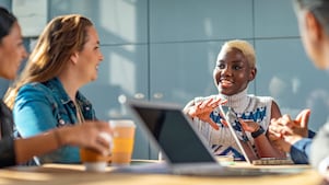 Zusammenarbeit mit erfahrenen Kolleginnen