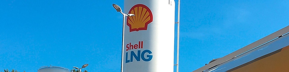 Shell Tankwagen an einer Shell LNG Tansktelle